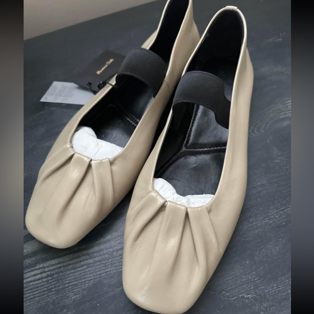 NWT Massimo Dutti Gathered Stretch
Bone Nude Leather Ballet Flats Size 9